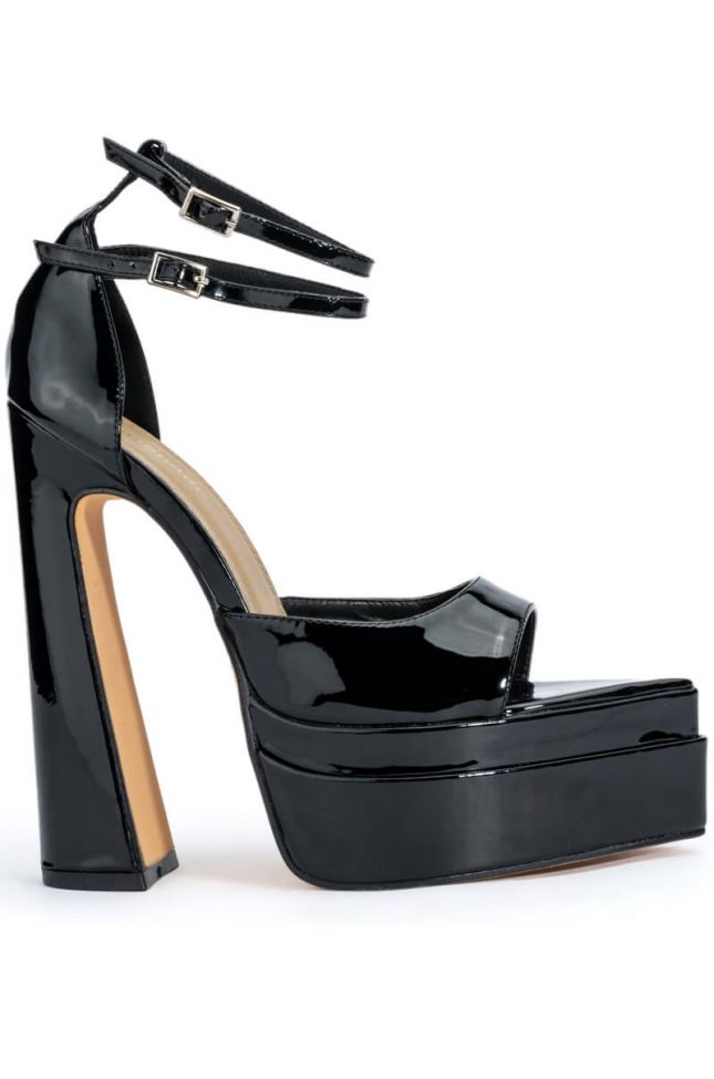 Side View Say My Name Pointed Peep Toe Chunky Sandal In Black