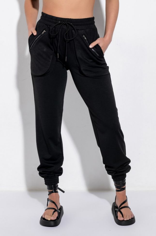 Front View Simplicity City Skinny Jogger Pant