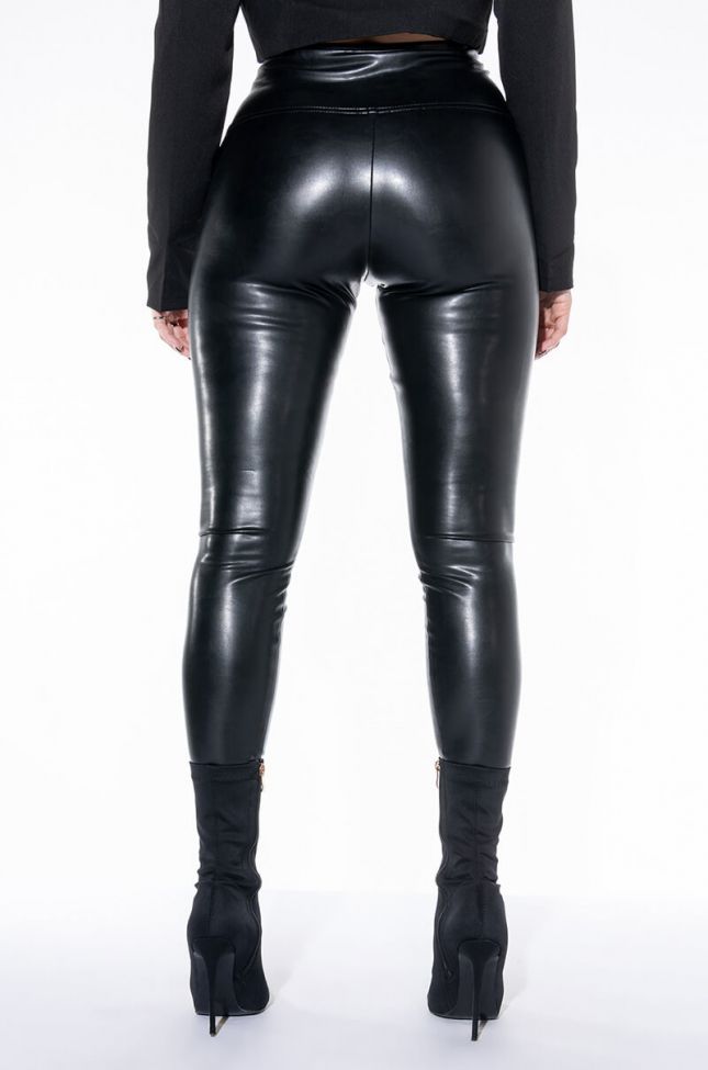 Side View Slim Thicc Faux Leather Leggings 