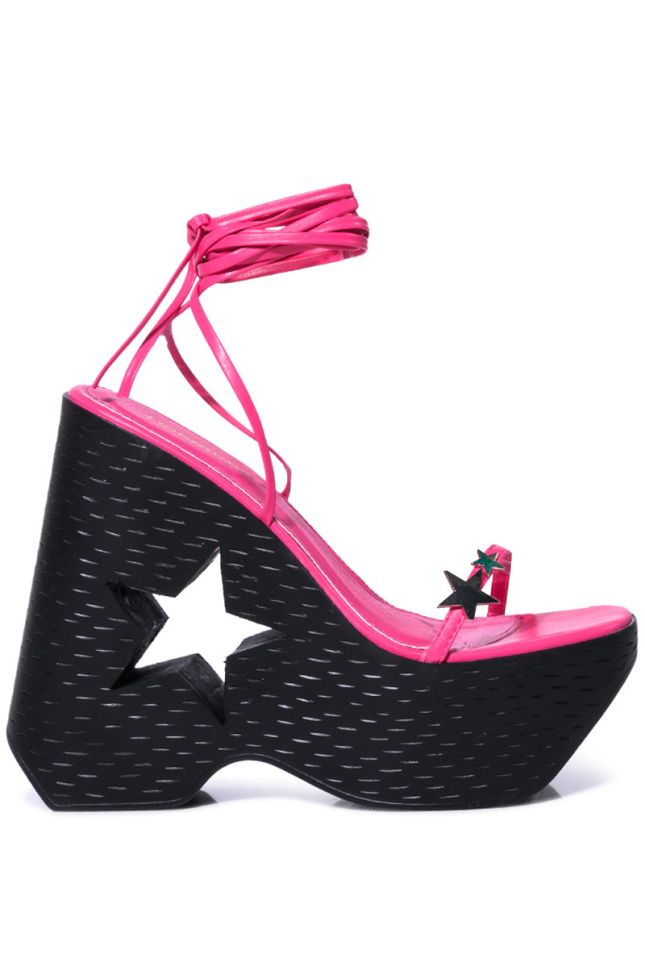 STAR EYED CHUNKY SANDAL WITH CUT OUT ON PINK