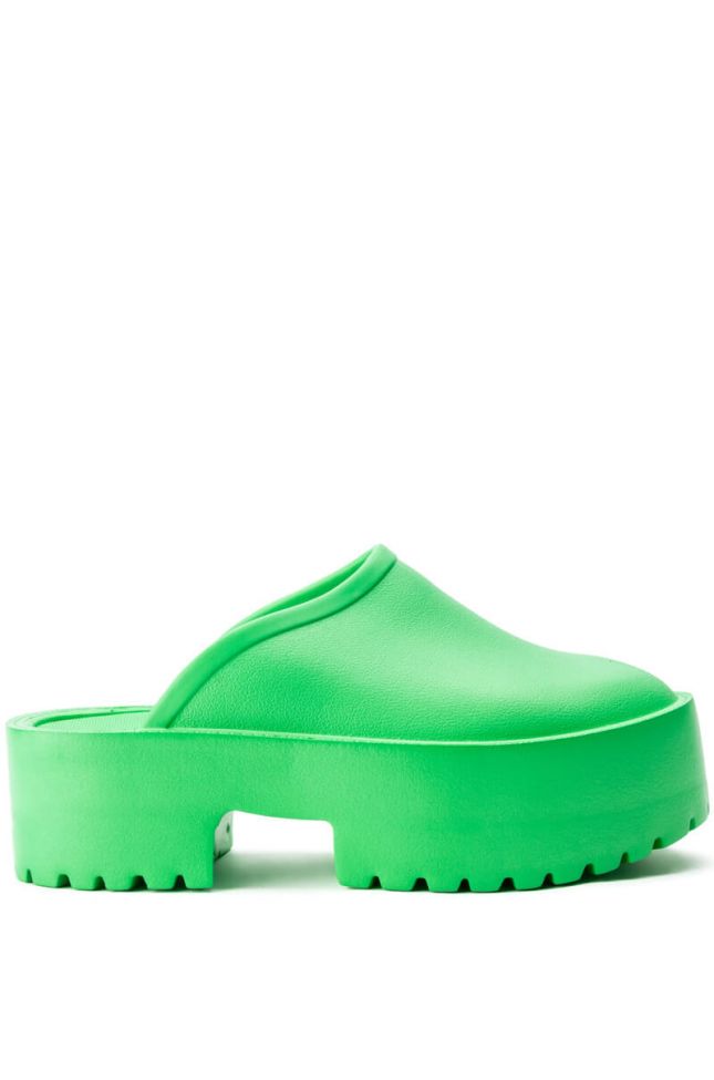 STEP LIVELY SLIP ON MULE IN GREEN