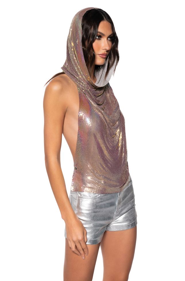 Side View Sunna Metal Chain Top With A Hood