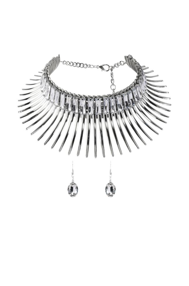 Side View Top Notch Embellished Statement Choker And Earrings Set In Silver