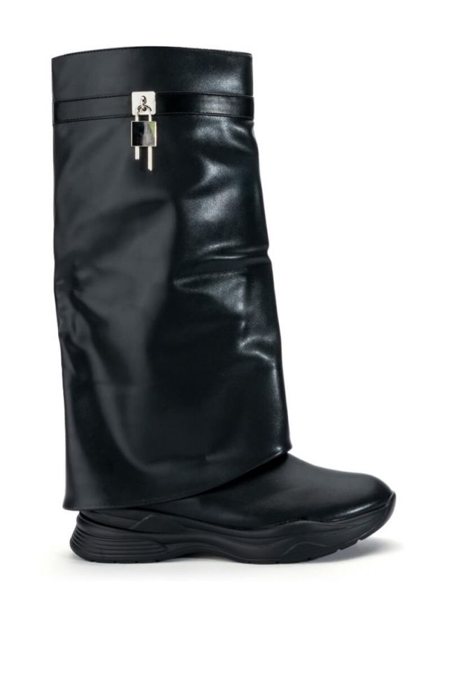 Side View Triple Sec Fold Over Flat Boot In Black