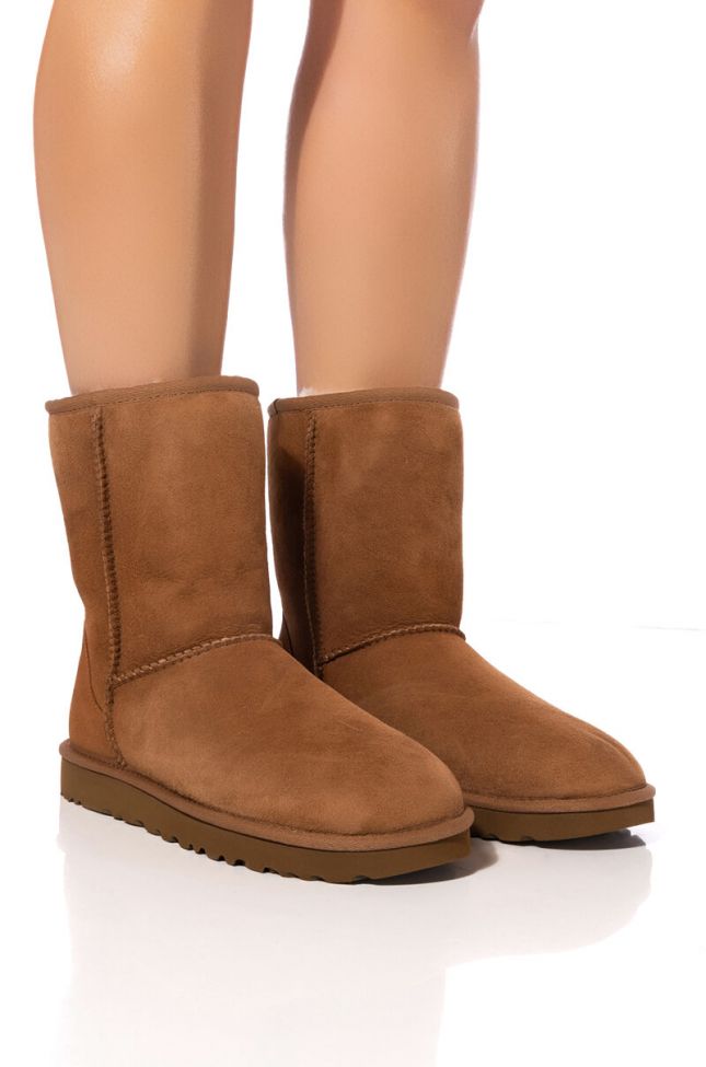 Side View Ugg Womens Classic Short Heritage Boots