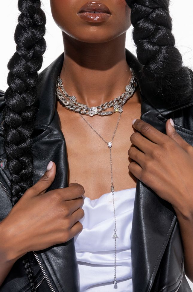 Front View Unbothered Skull Necklace Set