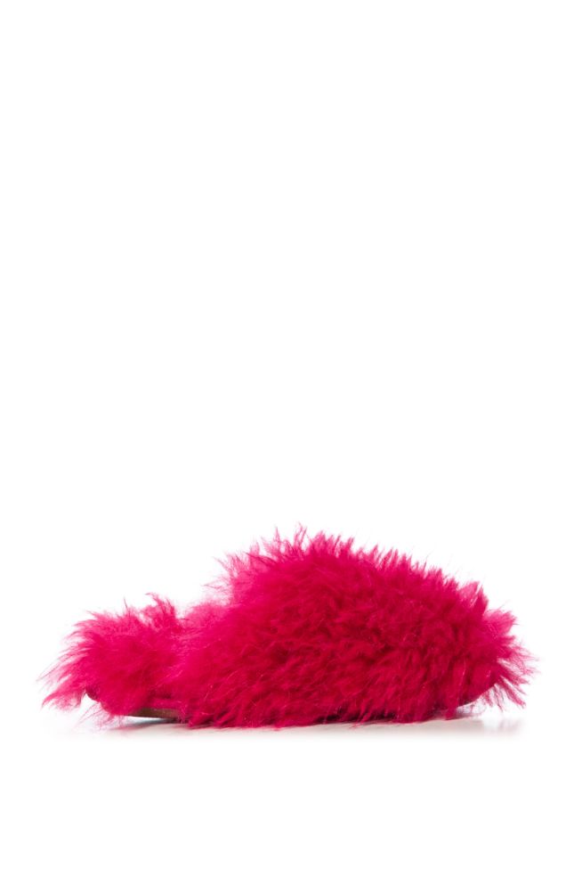 Back View Wig Out Faux Fur Slippers In Fuchsia