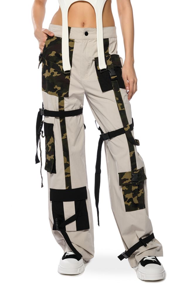 WORK IT FOR ME STRAPPY CAMO DETAILED CARGO PANT