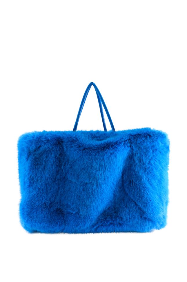 Side View Yeti Large Faux Fur Tote In Blue